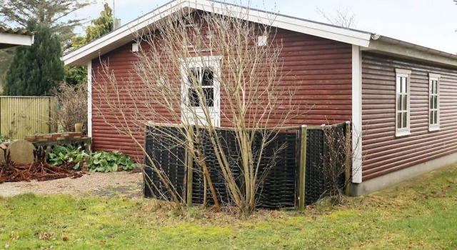 Peaceful Holiday Home in Funen Denmark With Terrace, Book Hotel 3-stjernede hoteller i Millinge, 3*
