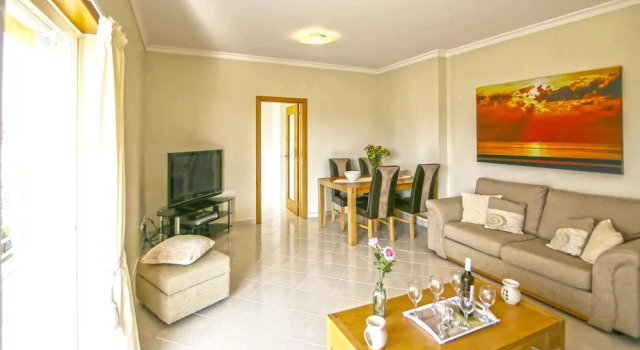 Apartment with 2 Bedrooms in Armação de Pêra, with Wonderful Sea View, Pool Access, Furnished Balcony - 800 M From the Beach, Rezerwuj Apartament Hotele w Algarve z parkingiem, Parking