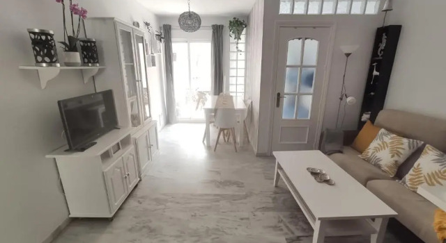 Apartamento Nuevo A 50 M. De La Playa, Prenota Appartamento Hotel a Axarquía con parcheggio, Parcheggio