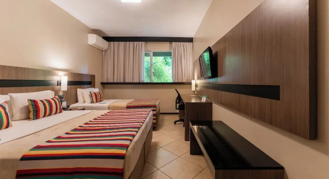 Трёхместный номер Deluxe с балконом Hotel Deville Express Guaira