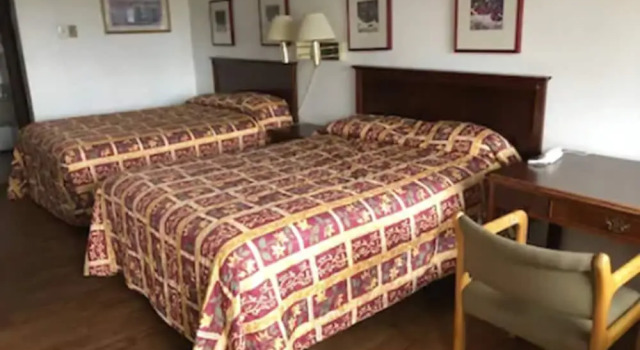 Четырёхместный номер Standard Kings Motor Inn
