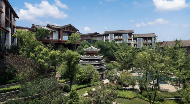 Номер Deluxe Anantara Guiyang Resort