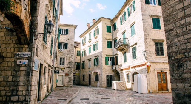 D & Sons Apartments