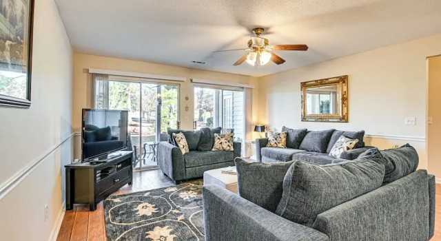 8 Mi to Boardwalk & Beach: Windsor Green Condo!, Забронировать Апартаменты/квартира Апартаменты Южной Каролины, Апартаменты/квартира
