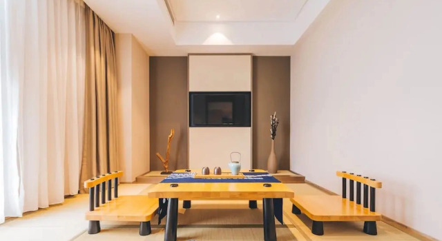 Двухместный люкс с видом на улицу Atour Hotel Fuzhou Railway Station