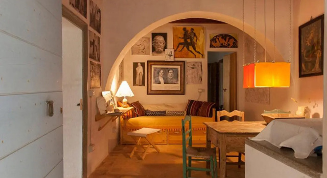 BORGO PETELIA, Casa Chiarotti, Antica casa con scala esterna, Book Hotel Strongoli Calabria