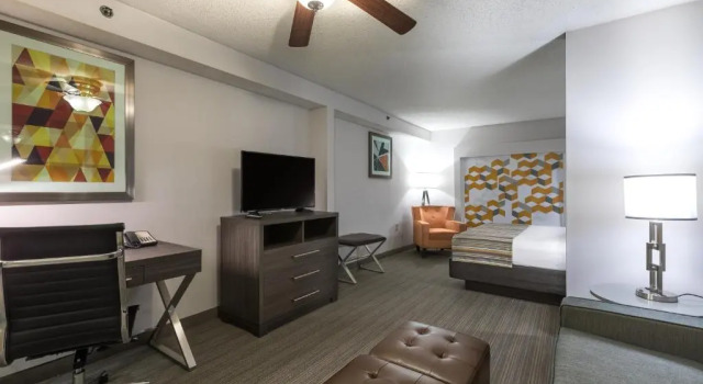 Двухместный люкс c 1 комнатой Country Inn & Suites by Radisson, Lake Norman Huntersville, NC