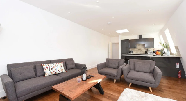 Апартаменты Modern & Spacious 2 Bed Apartment at Clapham Junction