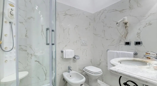Трёхместный номер Standard Hotel Cellini