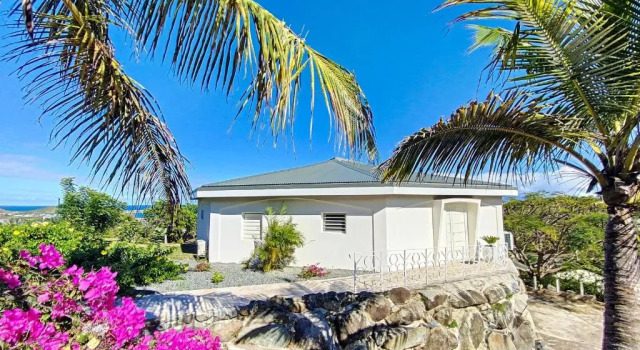 Villa Blue Dreams, Sublime Sea View, 5 min from Orient Bay Beach