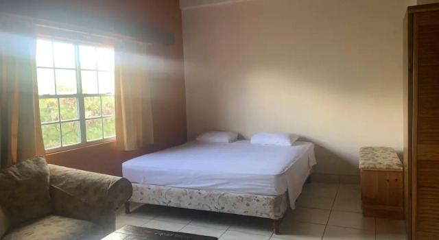 Люкс Royal с 4 комнатами с балконом и с видом на внутренний двор Cool Running Apartments