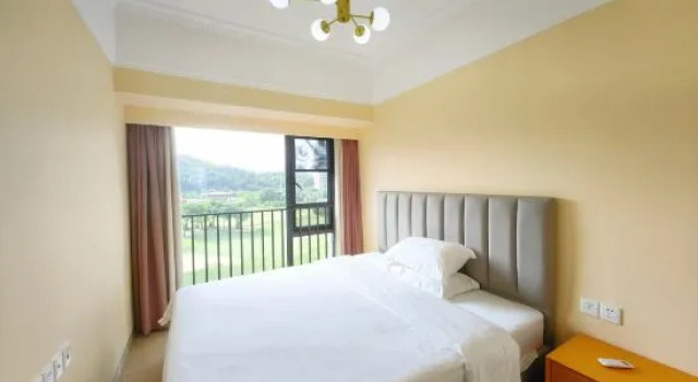 Люкс Haizuan Holiday Apartment（Hailing Island Shili Yintan）