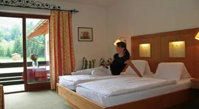 Hotel Garni Pension zur Wacht, Забронировать Отель Отели Штробль с завтраком, Завтраки