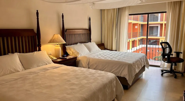 Четырёхместный номер Standard с балконом Holiday Inn Merida by IHG