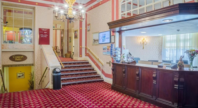 Queens Hotel, Забронировать Отель Отели Исторического графства Суссекса 4 звезды, 4*