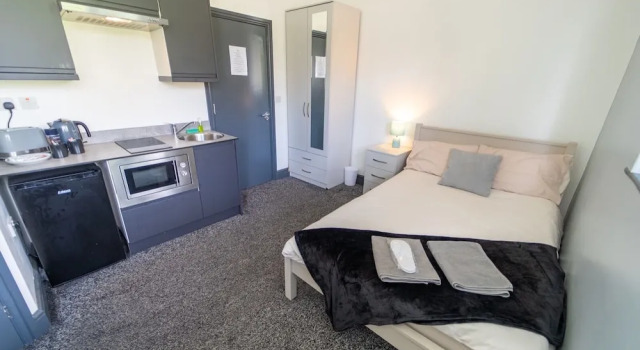 Spacious 1-bed Studio in Birmingham, Varaa Huoneisto Asunnot kohteessa Merseyside, Huoneisto