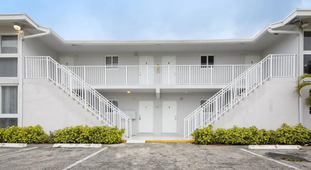 Pompano Suites by the Beach, Rezerwuj Hotel Hotele w Broward County z parkingiem, Parking