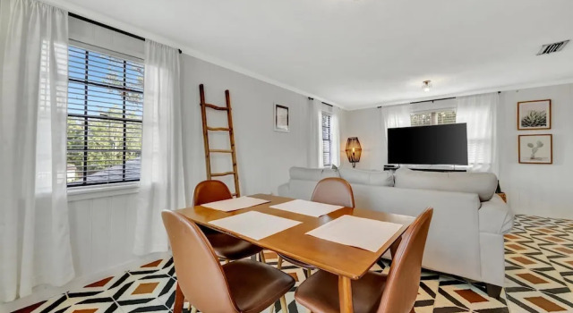 Апартаменты Swann Ave 2B Sleeps 6 Walk 2 Bayshore Hyde Park