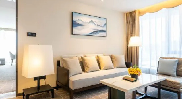Люкс Zhong Wei Yuxi Hongta Hotel	