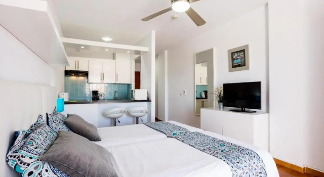 2007 Garden Chic, HEATED POOL!, Book Hotel Hotels in Tenerife with Parking, Parking
