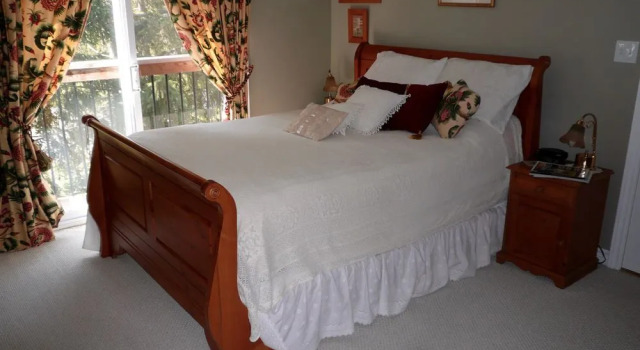 Brock Hollow Bed & Breakfast, Varaa Hotelli Niagara Wine Region Ontario