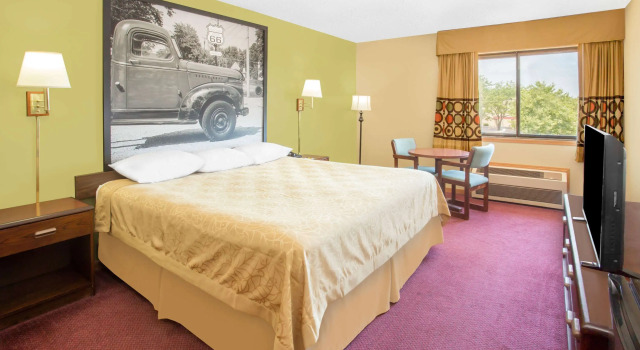 Super 8 Normal/Bloomington, Varaa Mini-hotelli Bloomington Illinois