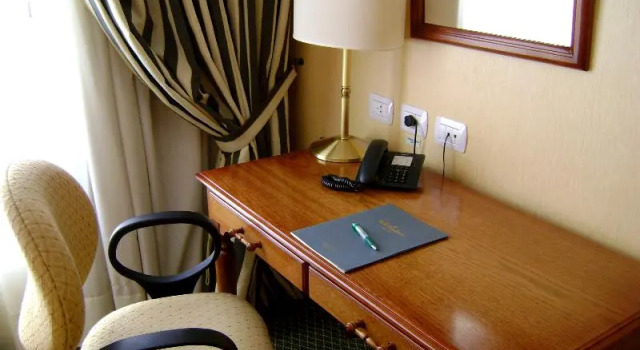 Четырёхместный номер Superior InterTower Hotel