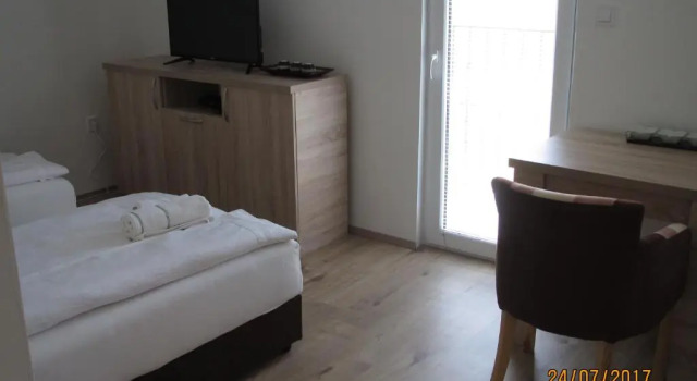 Guest House Baranin Pitomine, Забронировать Гостевой дом Отели Жабляк с завтраком, Завтраки