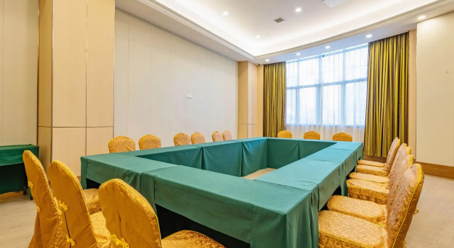 Vienna International Hotel, Rezerwuj Hotel Hotele w Shenzhen z parkingiem, Parking