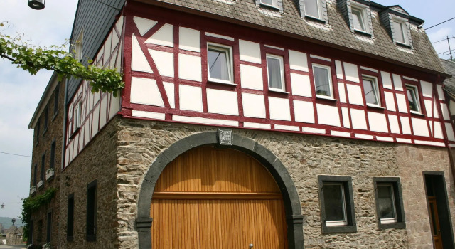 A modern holiday home for 2-5 people by the River Mosel.