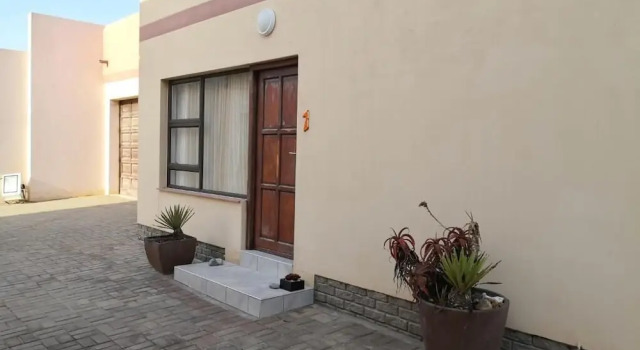 Shallow Water Inn Guesthouse