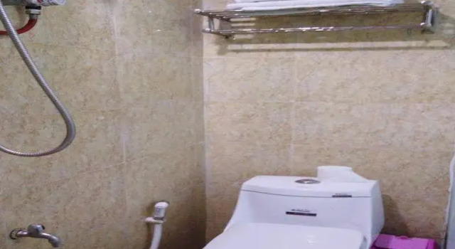 Wealthinns Youth Hostel, Book Hostel / Vandrerhjem Hostels i Yangon Region, Hostel / Vandrerhjem