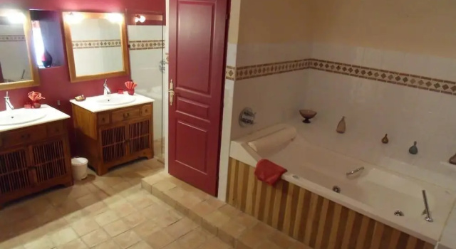 Номер Prestige Chambres d'hôtes Domaine l'Olibaou