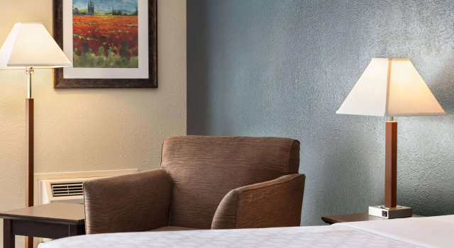 AmericInn by Wyndham La Crosse Riverfront-Conference Center, Book Hotel Hoteller i La Crosse med morgenmad, Morgenmad