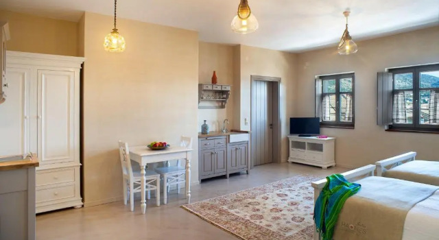 Студия Haones Suites