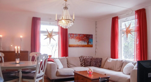 Nice Home in Klintehamn With 4 Bedrooms and Wifi, Rezervați Hotel Hoteluri în Klintehamn cu parcare, Parcare