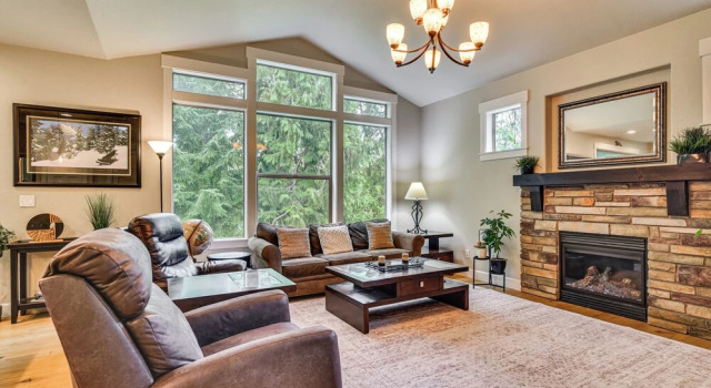 Walk to Park & Creekside Trails! Modern Sandy Home, Prenota Casa vacanze Sandy Mount Hood