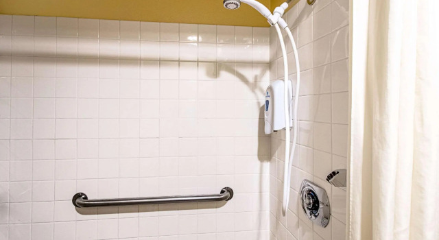 Двухместный номер Standard Econo Lodge Watertown