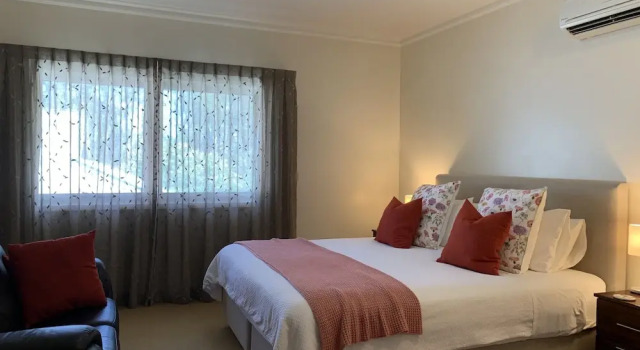 Номер Classic Guildford River Retreat