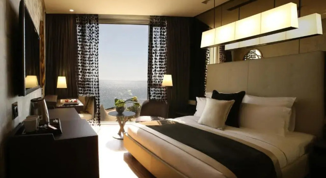 Номер Standard с видом на море Lancaster Plaza Beirut