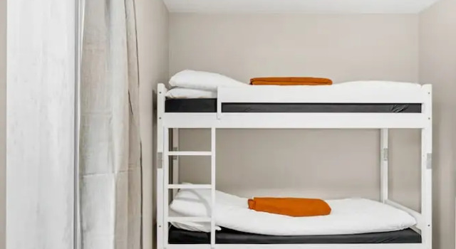 Кровать в общем номере Osiris Home