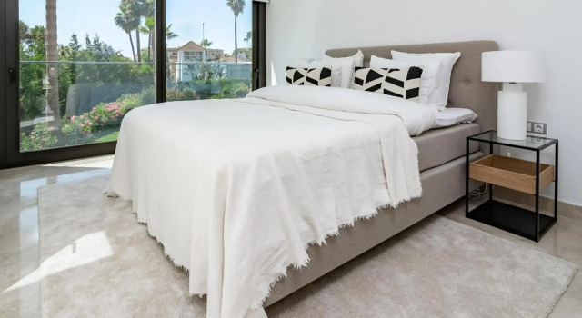 GG- Modern townhouse, families & couples only