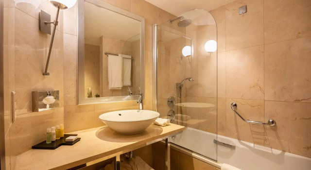 Двухместный номер Standard Crowne Plaza Porto by IHG