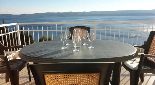 Апартаменты с 3 комнатами с балконом и с видом на море Mimice Bay Apartments