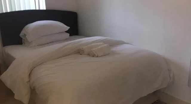 Spacious bright apartment w parking, Забронировать Апартаменты/квартира Апартаменты Ливерпуля, рядом с Улица Джеффс ов Болд, Апартаменты/квартира