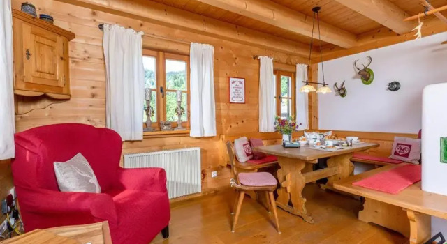 Ferienhaus Hirschhäusl, Varaa Hotelli Hotellit Baijeri pysäköinnillä, Pysäköinti