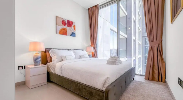 Luxury StayCation - Elegant Apartment With Balcony and Large Pool