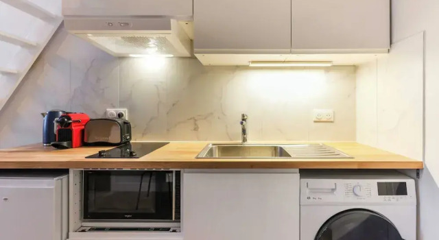 Comfortable Apartment - 1br/3p - Europe, Забронировать Апартаменты/квартира Париж Иль-де-Франс, рядом с Вокзал Сен-Лазар