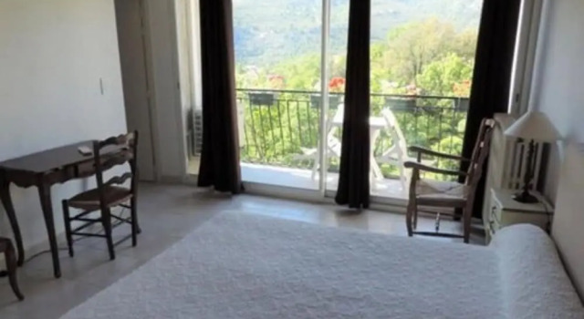 Hotel des Touristes, Varaa Hotelli  