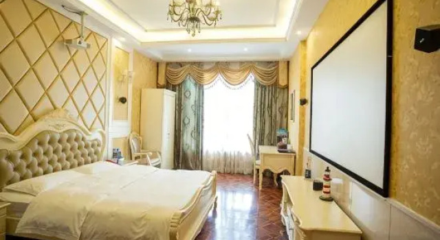 Suite Impression Theme Hotel